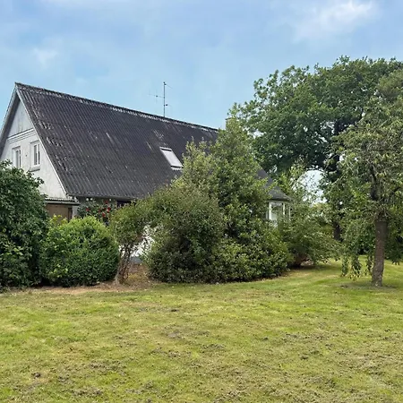 4 Bedroom Pet Friendly In